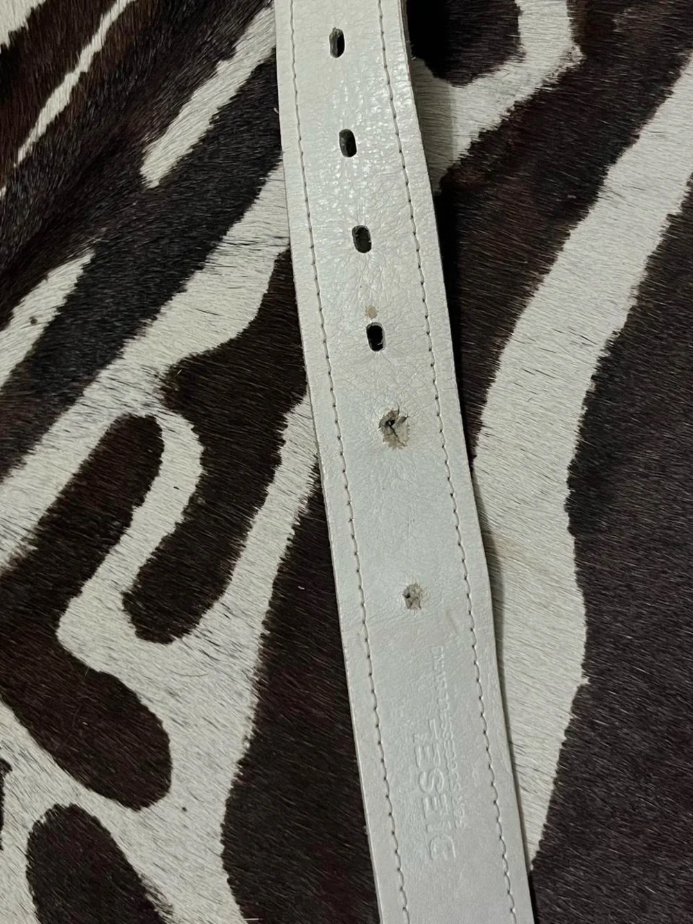 Diesel White Leather Men’s Belt with Silver Buckle